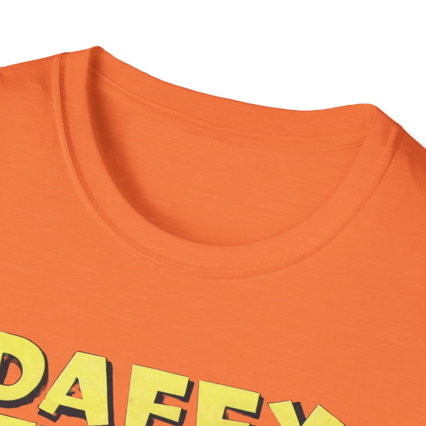 Retro Cartoon T-Shirt: Vintage Daffy Tunes Tee in 100% Cotton for Classic Cartoon Fans